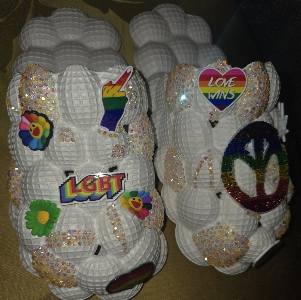 White PROUD  bubble slides 10 women's🌈🏳️‍🌈
